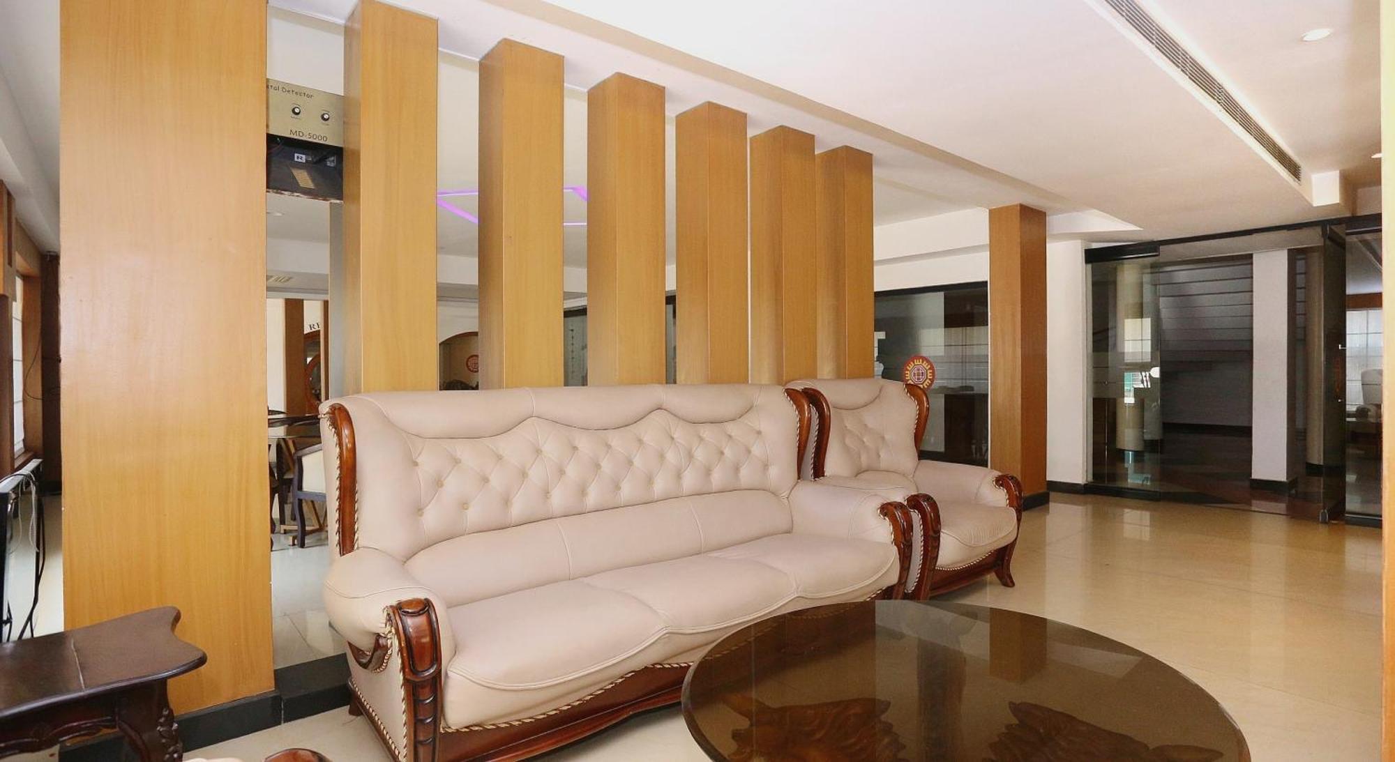 فندق Super Townhouse Dona Castle كولاّم المظهر الخارجي الصورة