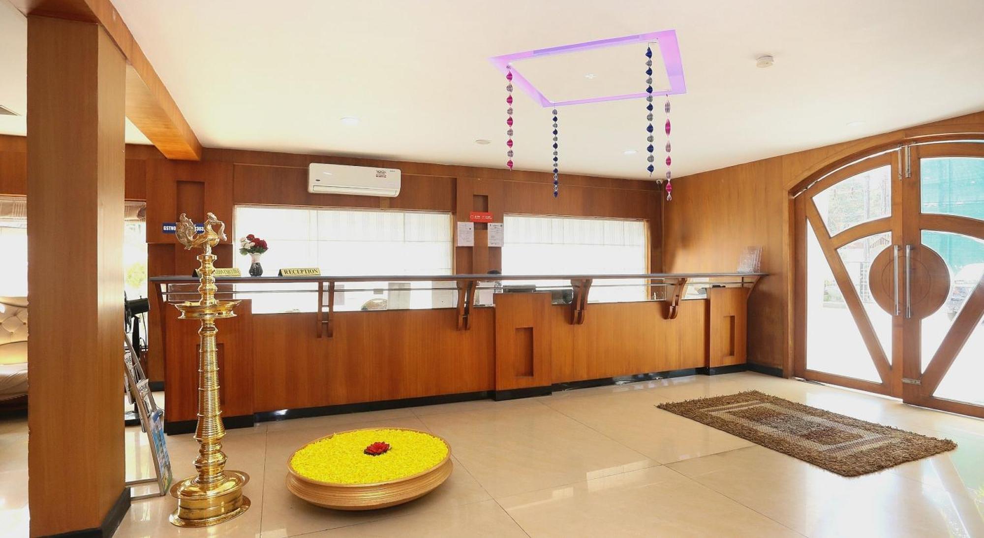 فندق Super Townhouse Dona Castle كولاّم المظهر الخارجي الصورة