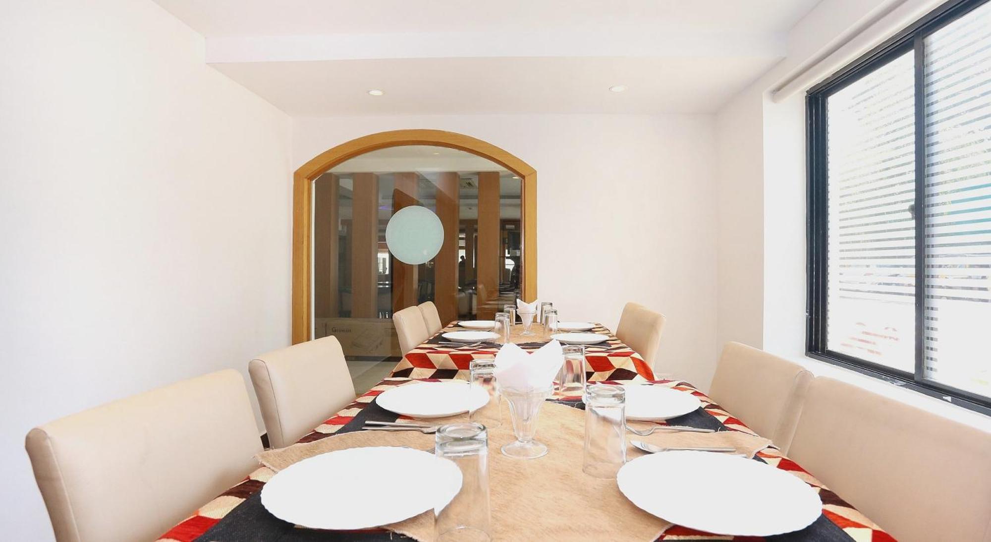 فندق Super Townhouse Dona Castle كولاّم المظهر الخارجي الصورة